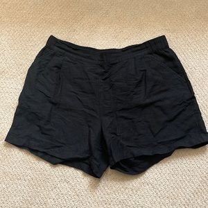 Women’s linen blend shorts